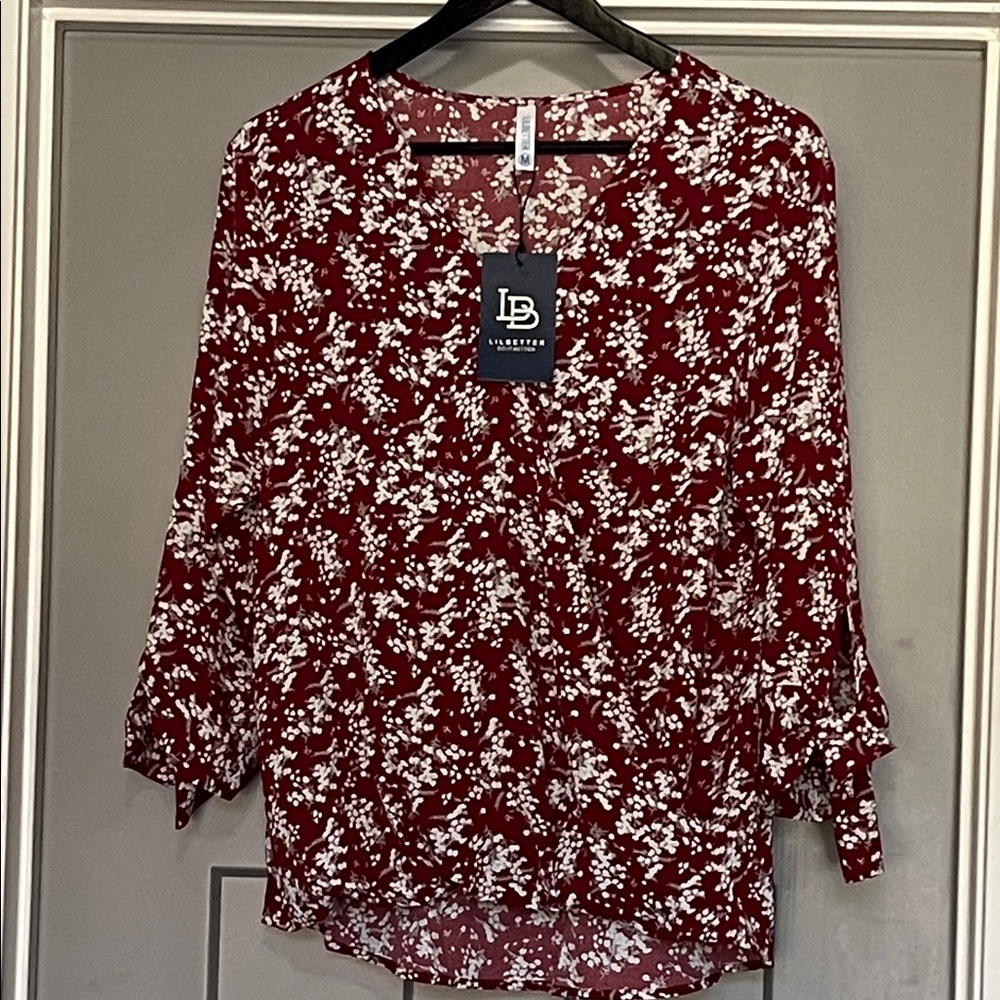 Lilbetter Floral Top Size Medium NWT
